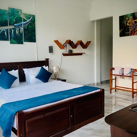 Relax Inn Ела Екстериор снимка