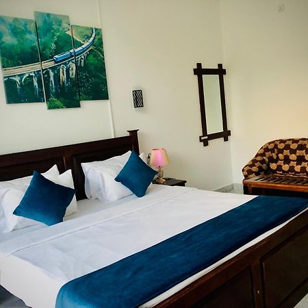 Relax Inn Ела Екстериор снимка
