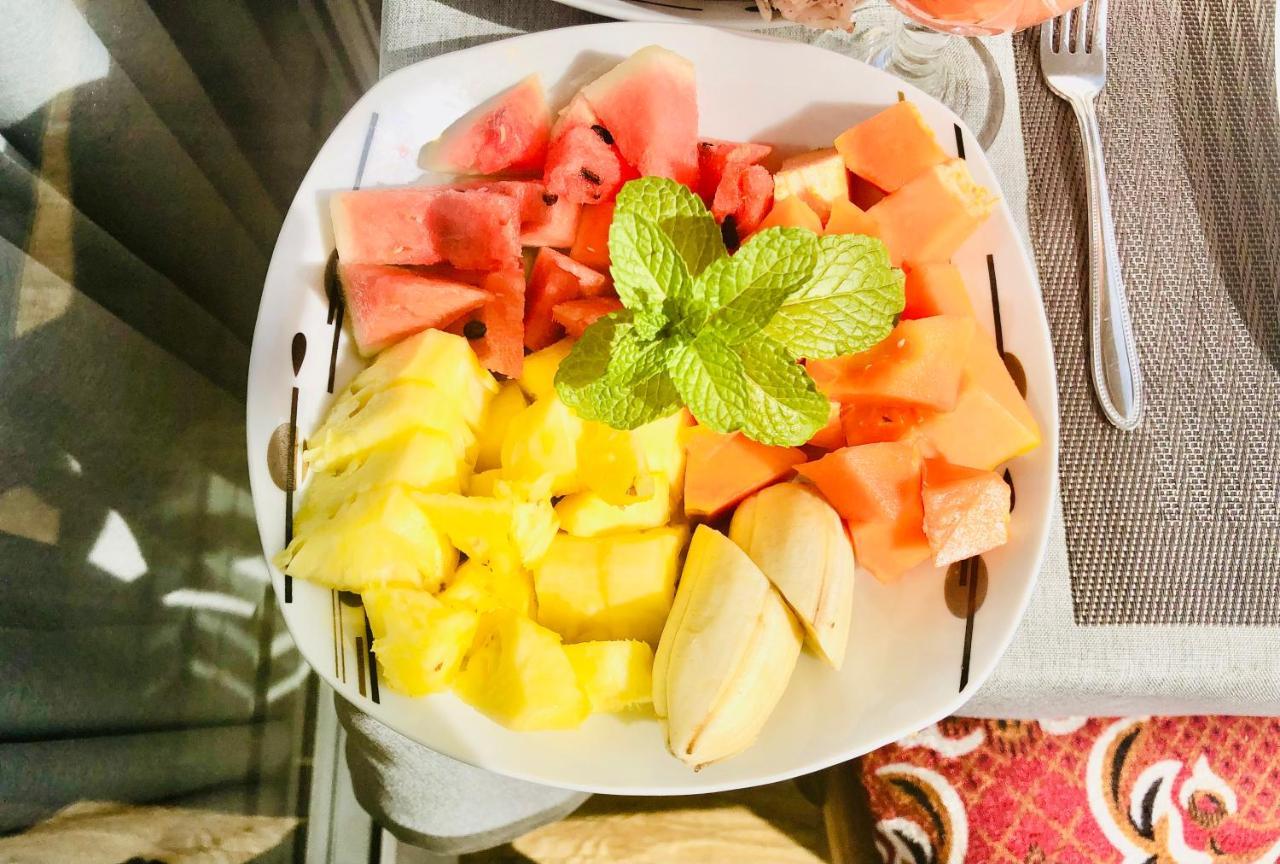 Relax Inn Ела Екстериор снимка