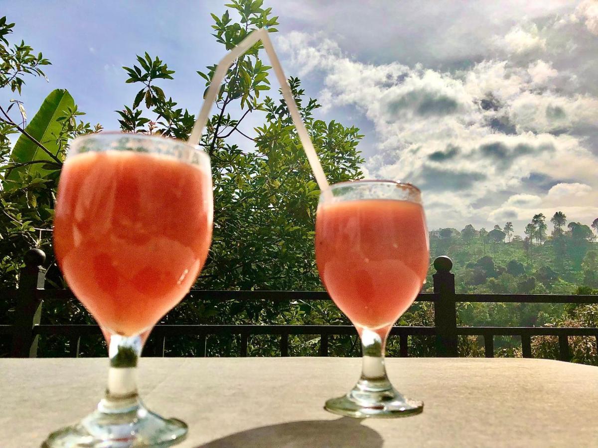 Relax Inn Ела Екстериор снимка