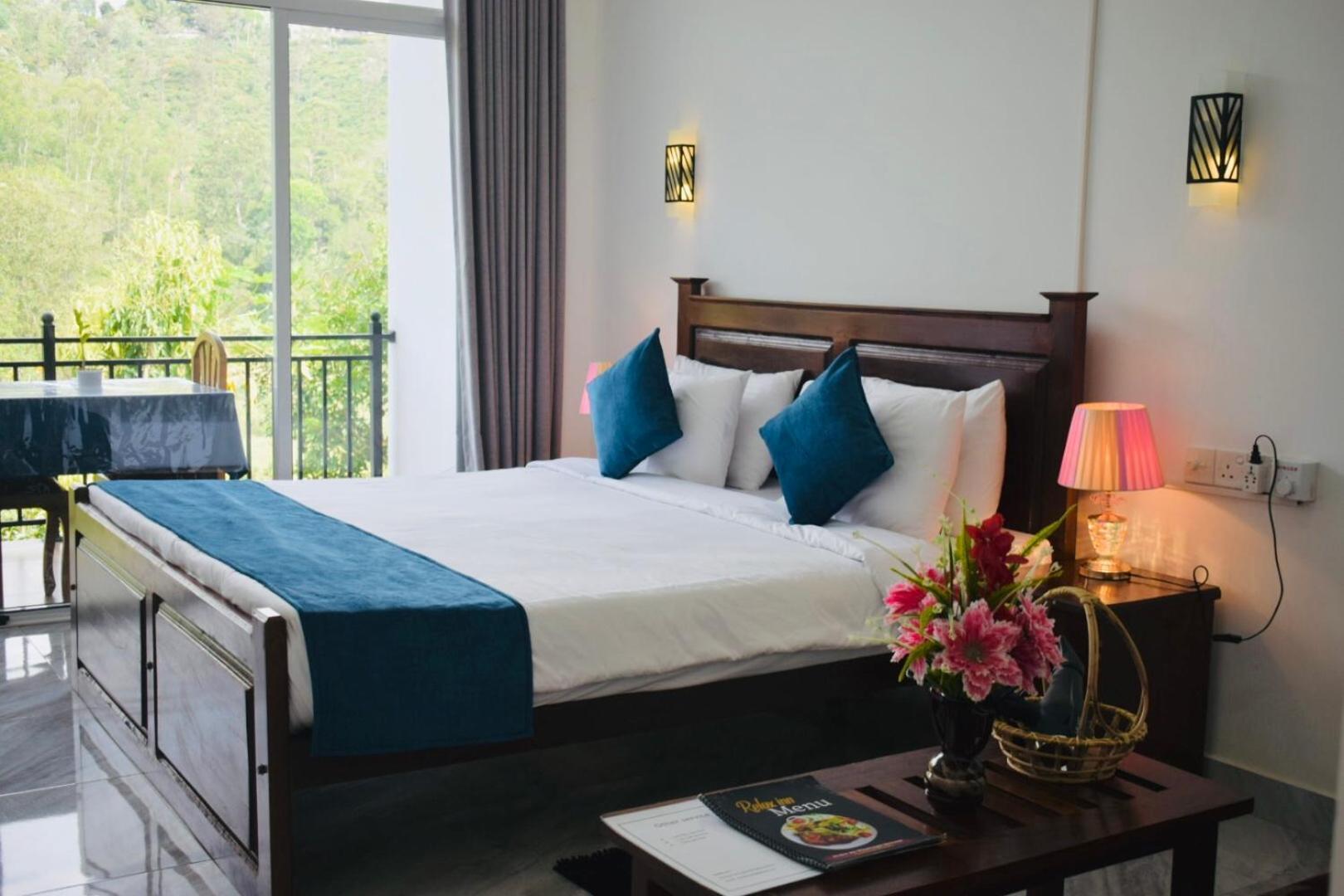 Relax Inn Ела Екстериор снимка