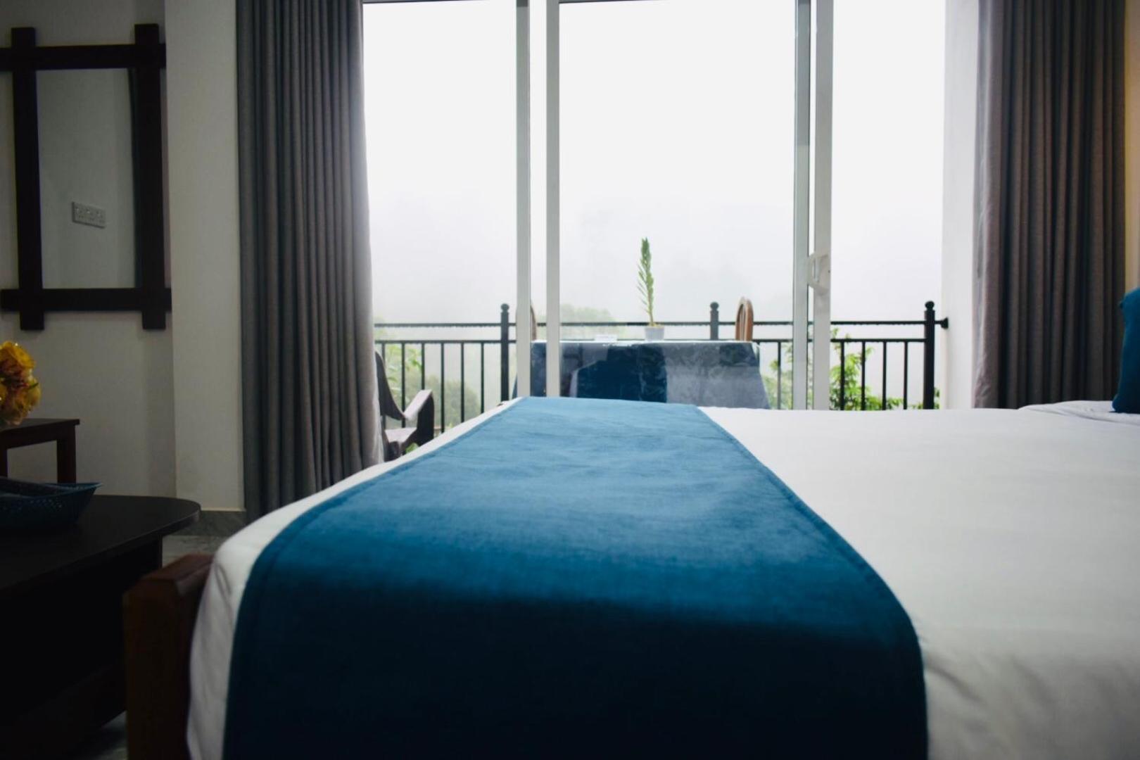 Relax Inn Ела Екстериор снимка