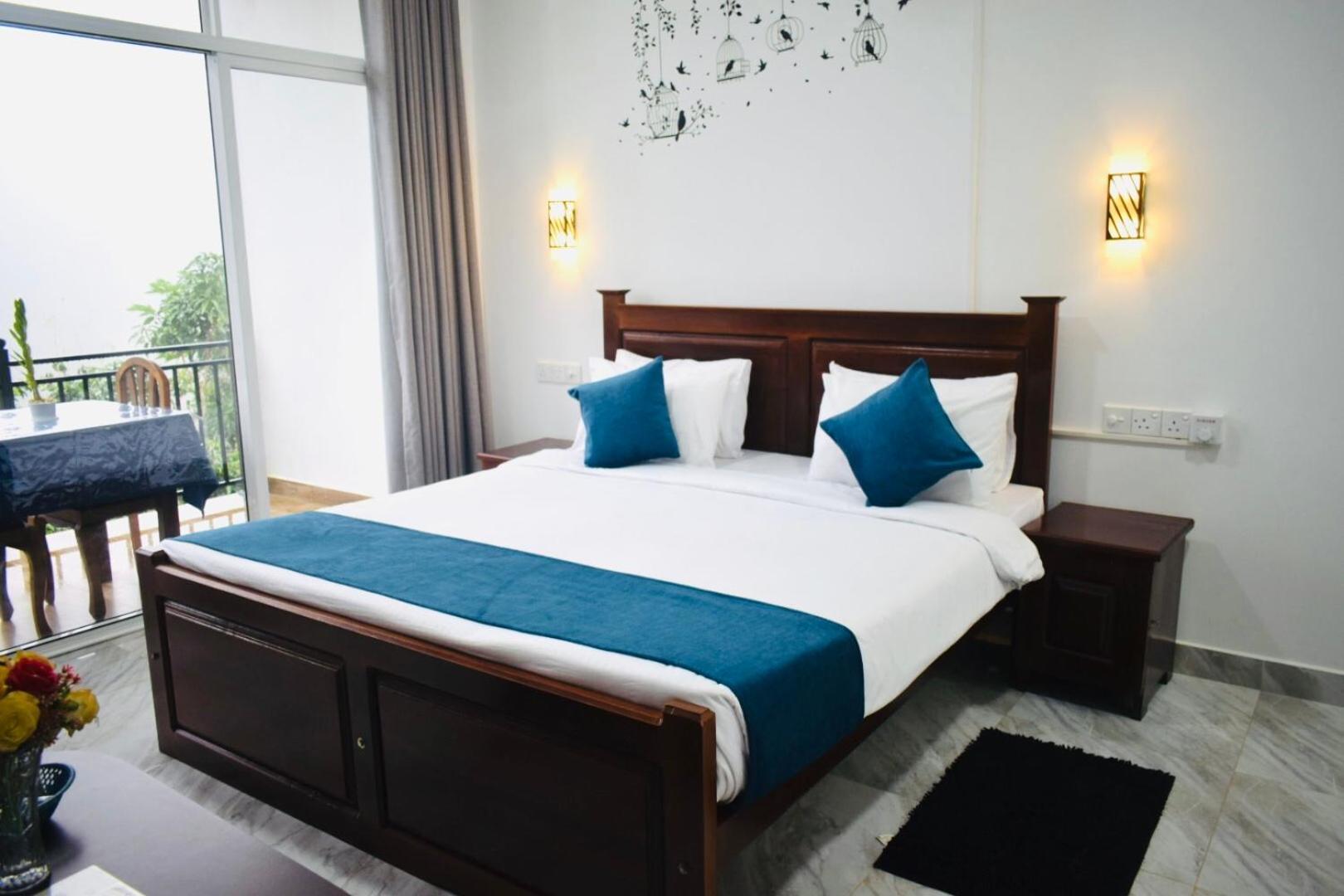 Relax Inn Ела Екстериор снимка