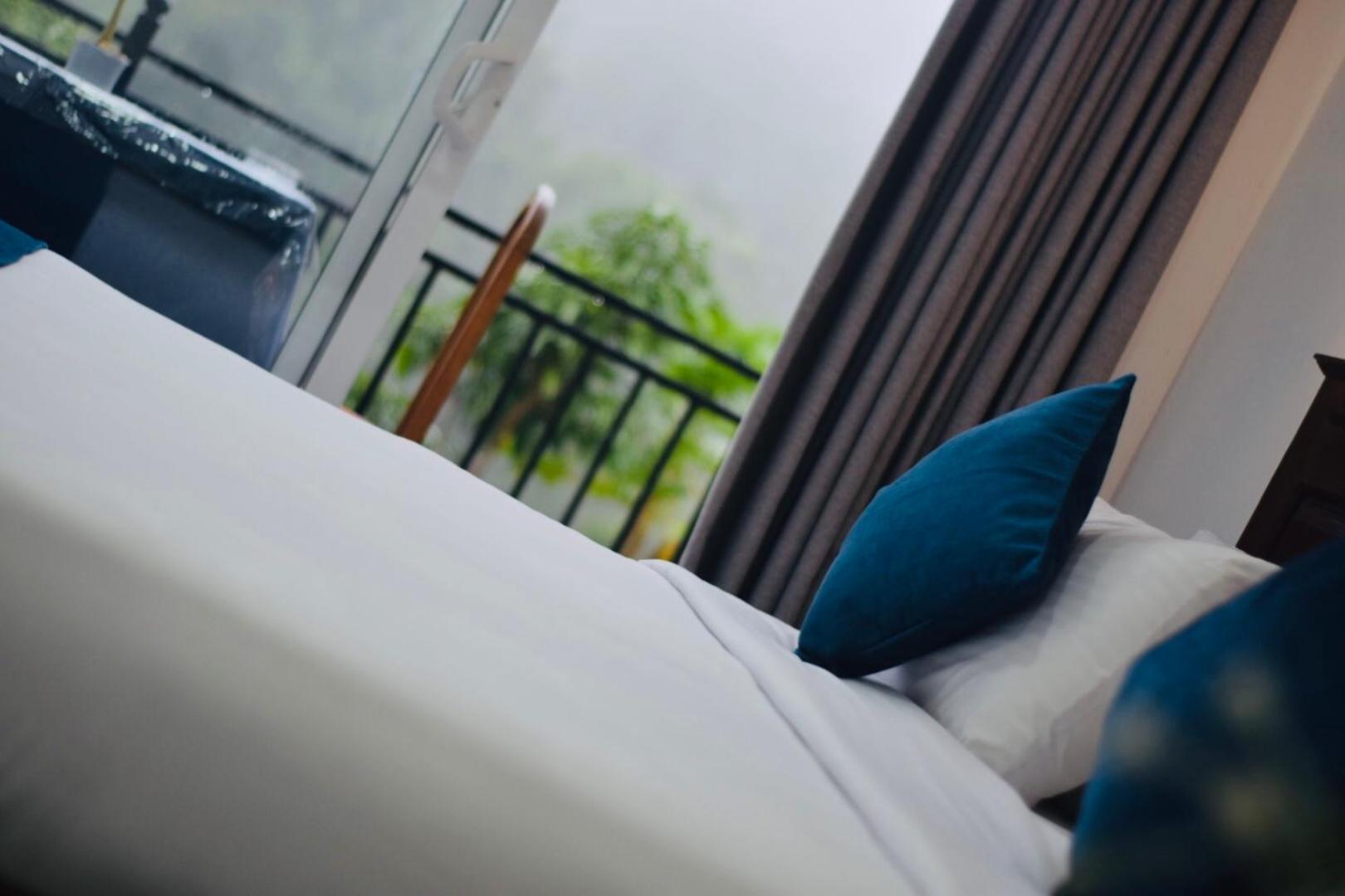 Relax Inn Ела Екстериор снимка