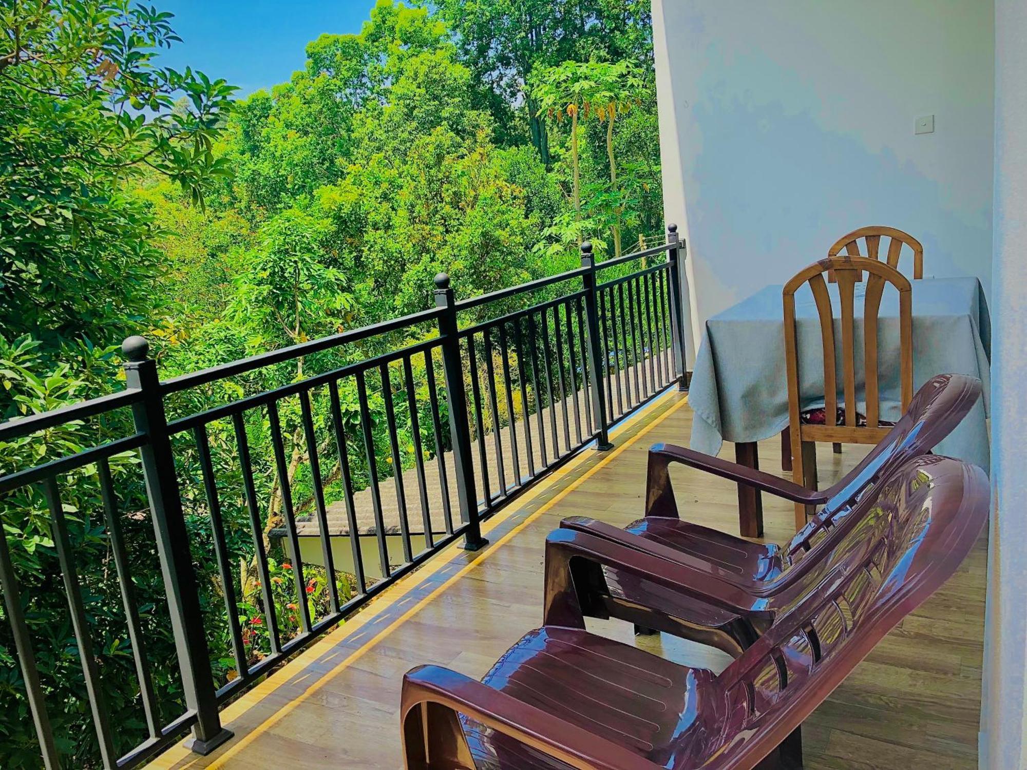 Relax Inn Ела Екстериор снимка