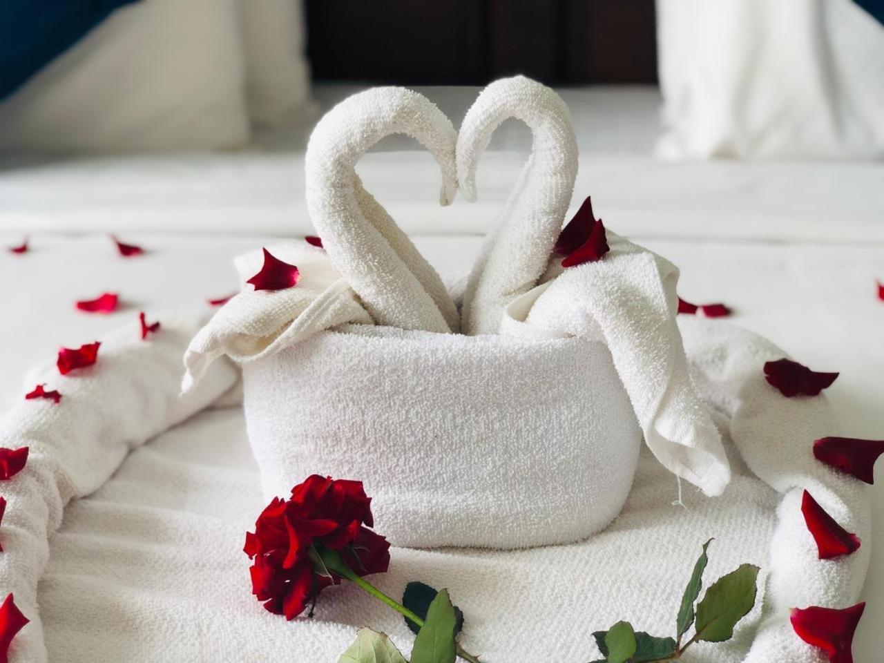 Relax Inn Ела Екстериор снимка