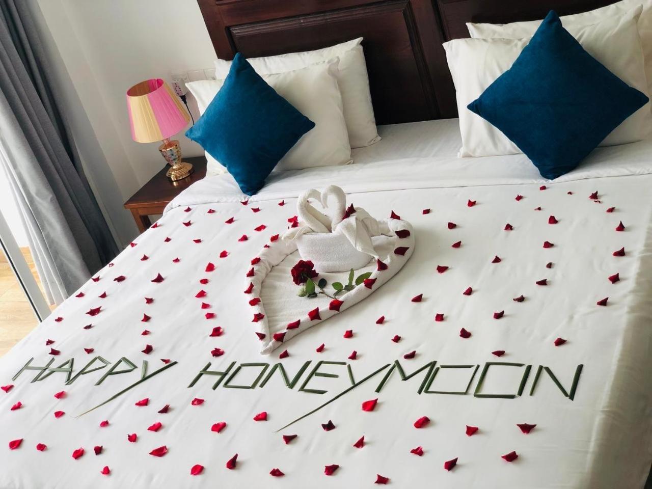 Relax Inn Ела Екстериор снимка