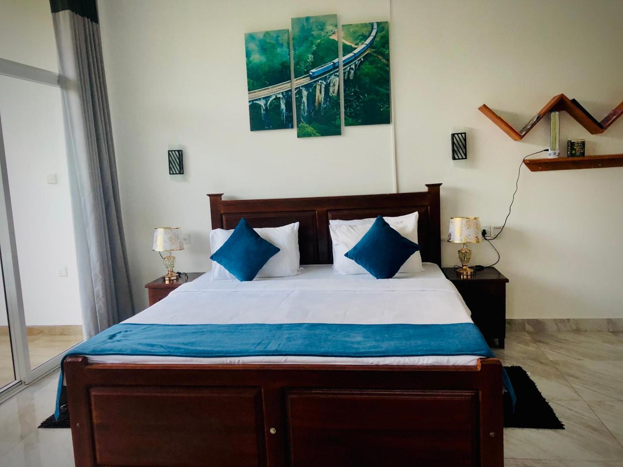 Relax Inn Ела Екстериор снимка