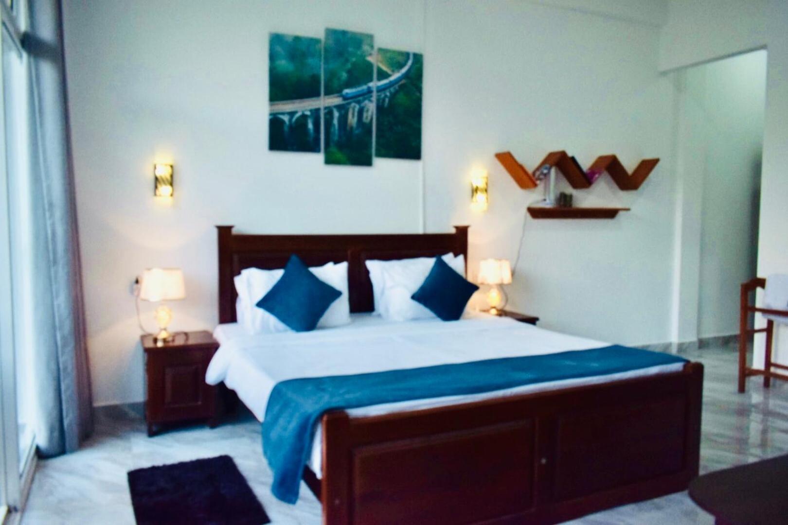 Relax Inn Ела Екстериор снимка